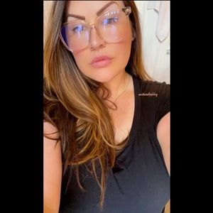 Meet your Posher, Crystal marie